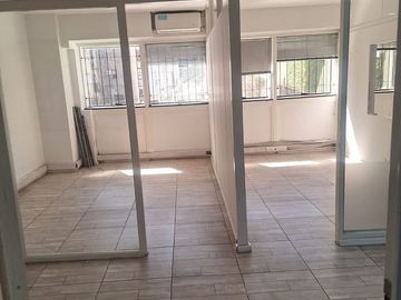 Excelente oficina ubicada en microcentro