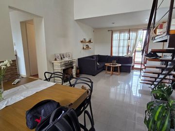 VENTA P.H. 4 AMB. WILDE CENTRO