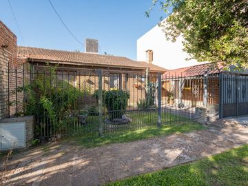 Casa en venta - 3 dormitorios - Ledesco del valle.
