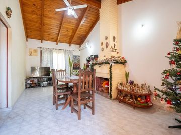 Casa en venta - 3 dormitorios - Ledesco del valle.