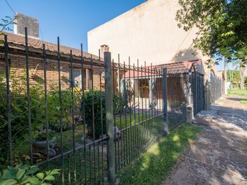 Casa en venta - 3 dormitorios - Ledesco del valle.