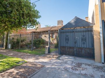 Casa en venta - 3 dormitorios - Ledesco del valle.