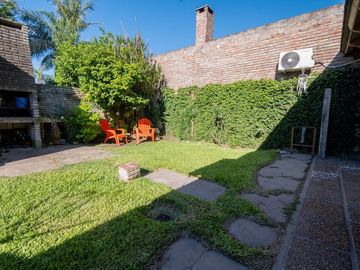 Casa en venta - 3 dormitorios - Ledesco del valle.