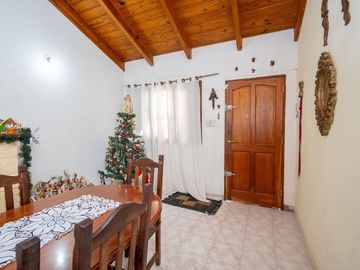 Casa en venta - 3 dormitorios - Ledesco del valle.