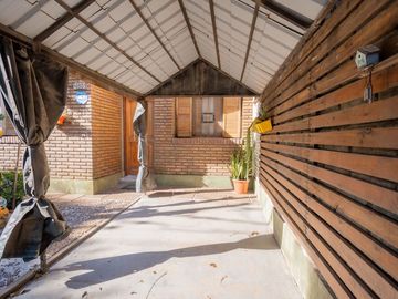 Casa en venta - 3 dormitorios - Ledesco del valle.