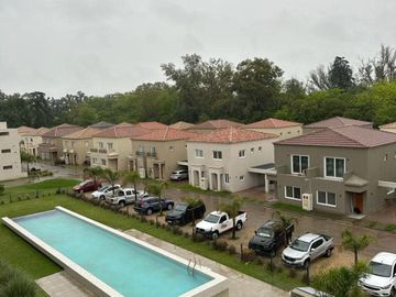 Venta 2 Ambientes Saravi Village duplex cochera.