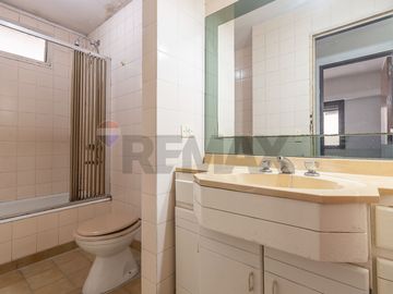 Venta Departamento 3 Amb con Cochera y Balcón