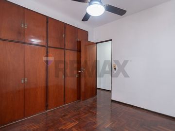 Venta Departamento 3 Amb con Cochera y Balcón