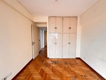 VENTA AMPLIO DPTO 3 AMB C/PATIO Y BALCON APTO CRED