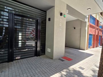 VENTA HERMOSO MONOAMBIENTE CON BALCON EN CABALLITO