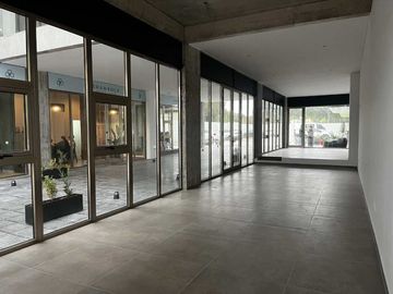 LOCAL EN ALQUILER 138 Y 485 DISTRITO GORINA