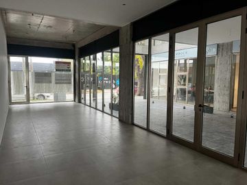 LOCAL EN ALQUILER 138 Y 485 DISTRITO GORINA
