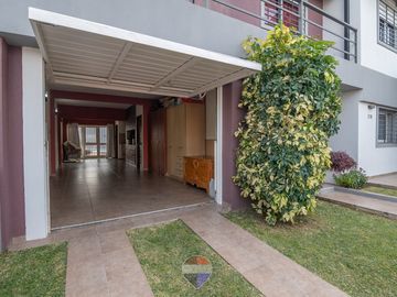 VENTA CASA 4 DORMITORIOS BARRIO AYACUCHO CÓRDOBA