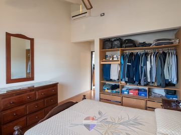 VENTA CASA 4 DORMITORIOS BARRIO AYACUCHO CÓRDOBA