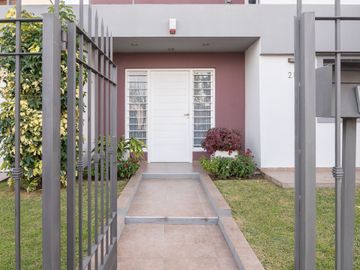 VENTA CASA 4 DORMITORIOS BARRIO AYACUCHO CÓRDOBA