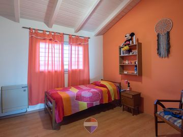 VENTA CASA 4 DORMITORIOS BARRIO AYACUCHO CÓRDOBA