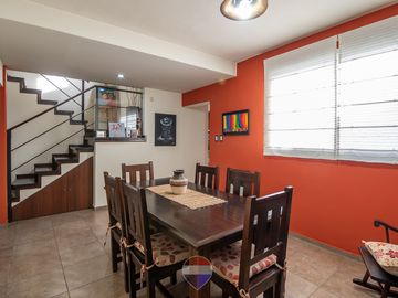 VENTA CASA 4 DORMITORIOS BARRIO AYACUCHO CÓRDOBA