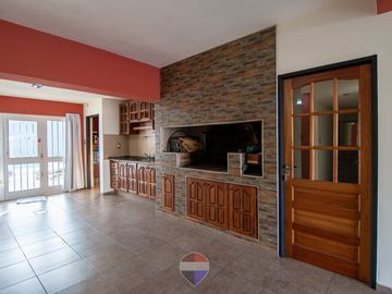 VENTA CASA 4 DORMITORIOS BARRIO AYACUCHO CÓRDOBA
