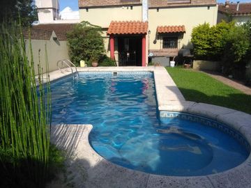 GRAN CASA CON PILETA EN PADUA