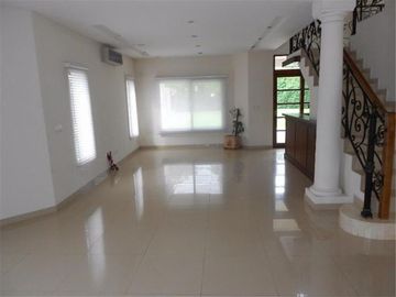 Hermoso chalet en Parque Leloir (Udaondo)