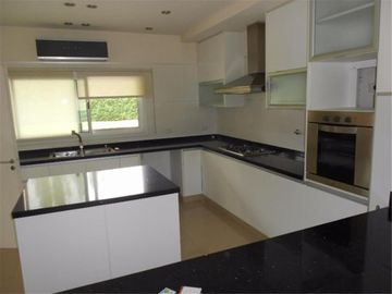Hermoso chalet en Parque Leloir (Udaondo)