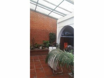 Casa 2 FLIAS - 3 amb c/gge 3 autos, patio terraza + Depto monoambiente