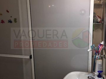 Amplio PH Planta Baja Al Frente, Tipo Casa, Totalmente Independiente. APTO CREDITO.