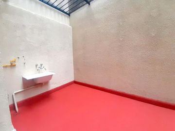 RETASADO OPORTUNIDAD AMPLIO MONOAMBIENTE DE 73 METROS CON PATIO EN VENTA EN ZONA HISTORICA