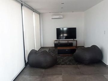 1 AMB. DIVISIBLE EN VENTA, ESCALADITA. EDIFICIO CON SUM,PISCINA,SOLARIUMY LAUNDRY. APTO CREDITO.