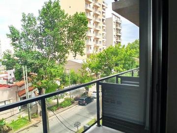 1 AMB. DIVISIBLE EN VENTA, ESCALADITA. EDIFICIO CON SUM,PISCINA,SOLARIUMY LAUNDRY. APTO CREDITO.