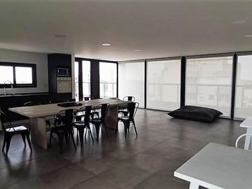 1 AMB. DIVISIBLE EN VENTA, ESCALADITA. EDIFICIO CON SUM,PISCINA,SOLARIUMY LAUNDRY. APTO CREDITO.