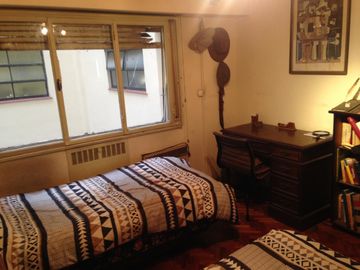 Recoleta - Departamento 3 amb + dependencia serv.-categoría --vigilancia 24 hs .
