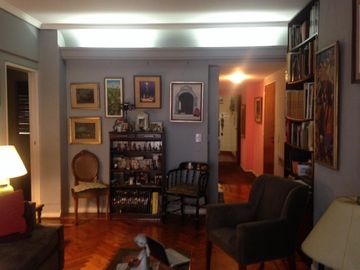 Recoleta - Departamento 3 amb + dependencia serv.-categoría --vigilancia 24 hs .