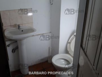 BARBARO ALQUILA GALPON EN VILLA LINCH