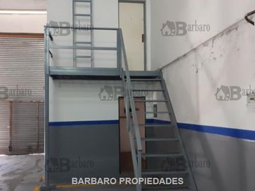 BARBARO ALQUILA GALPON EN VILLA LINCH