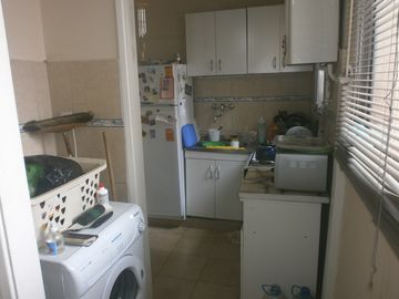 Muy buen depto de 2 amb amplios en el Centro.