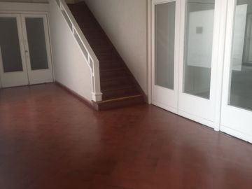 ALQUILER - IMPORTANTE GRUPO DE OFICINAS EN PARQUE INDUSTRIAL - 300 M2 -FLORIDA OESTE