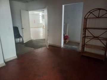 ALQUILER - IMPORTANTE GRUPO DE OFICINAS EN PARQUE INDUSTRIAL - 300 M2 -FLORIDA OESTE