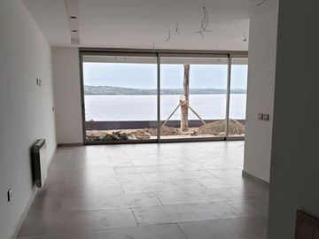 HOUSING PUERTO NORTE. URBANIZACIÓN SOBRE LAGO SAN ROQUE. PRIMERA CATEGORIA