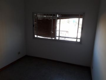 EXCELENTE DEPARTAMENTO DE 2 AMBIENTES EN PLENO CENTRO DE PALOMAR