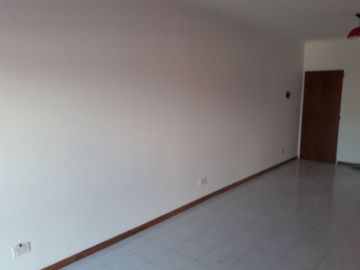 EXCELENTE DEPARTAMENTO DE 2 AMBIENTES EN PLENO CENTRO DE PALOMAR