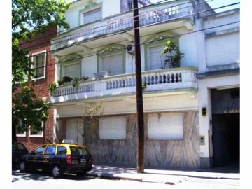 PH 3 amb. tipo Casa Frente 1 piso con balcón Muy linda la cocina y el baño por sus remodelaciones-