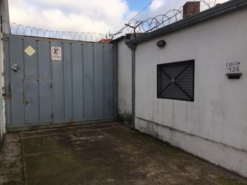 LOTE CON COCHERAS Y OFICINA EN BURZACO