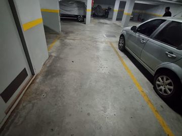 SE VENDE COCHERA EN  MONTE CASTRO