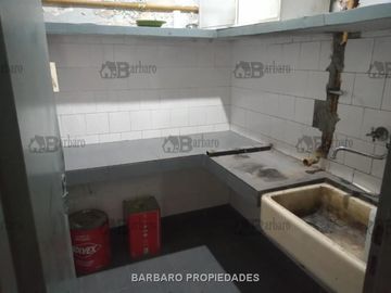 BARBARO ALQUILA GALPON EN VILLA LYNCH
