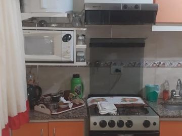 ¡OPORTUNIDAD… EXCELENTE CASA 2 AMB. EN IMPECABLE ESTADO