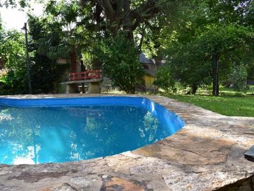 Chalet 4 Ambientes, Lote más de 1000 m2, piscina, quincho. Apto crédito