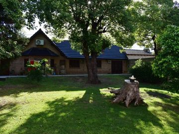 Chalet 4 Ambientes, Lote más de 1000 m2, piscina, quincho. Apto crédito