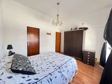 CASA 4 AMBIENTES EN VENTA EN ALDO BONZI CON DEPEND