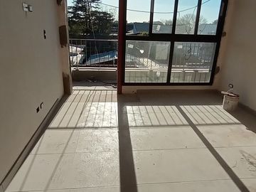 PRE VENTA DE DEPARTAMENTOS DE 2 AMBIENTES EN SEGUNDO PISO - MORON